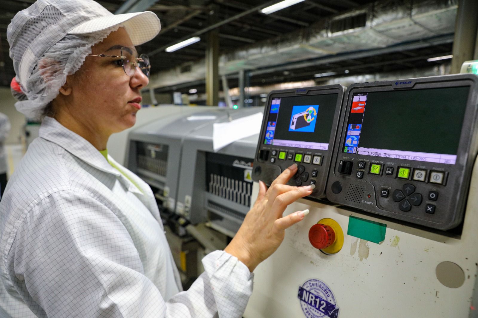 15E338E6-483E-4F12-A907-2E1EE9CB94F9